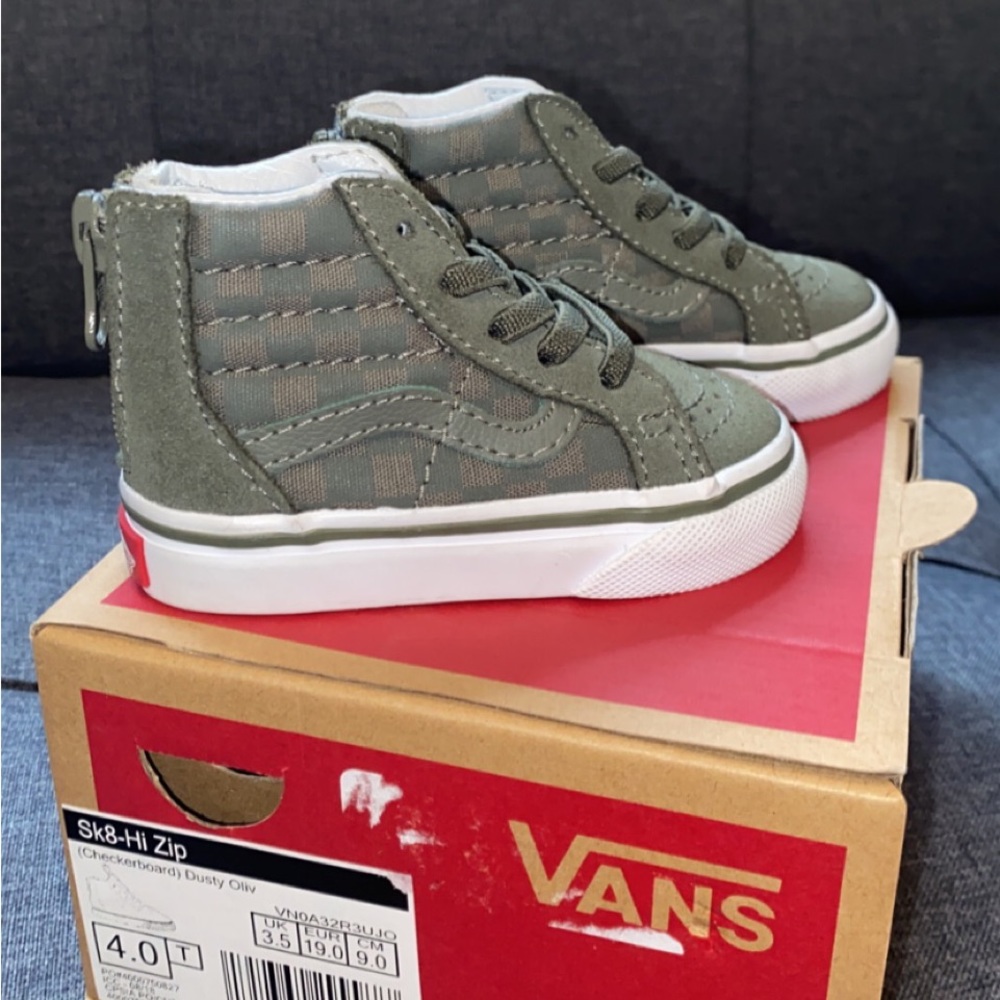 Vans - Picture 4 of 4